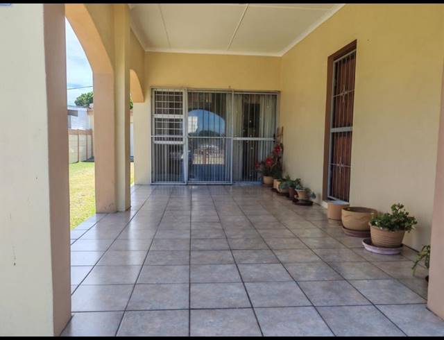 3 BEDROOM HOUSE FOR SALE IN SANDBAAI